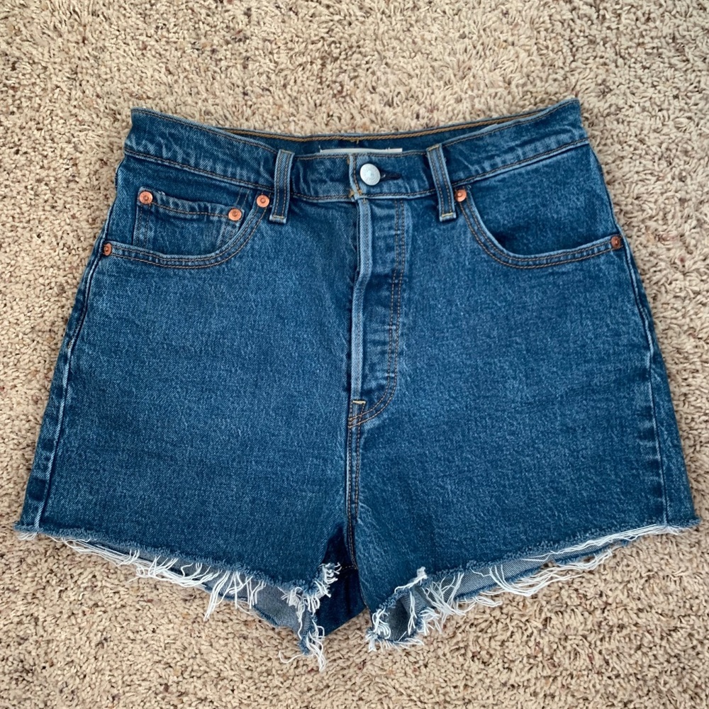Levi’s Ribcage Shorts